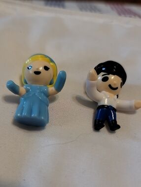 Lot Of 2 DISNEY PRINCESS, KINDER SURPRISE 2017 Micro Mini Figures